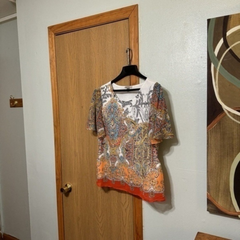 Roz & Ali Large Multi-Color w/Paisley Print w/Flutter Sleeves Blouse - EUC